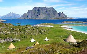 Lofoten Beach Glamping